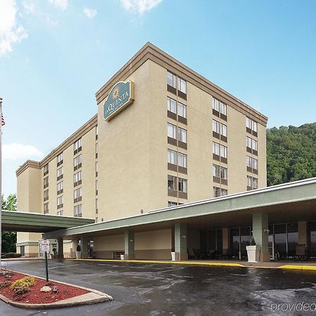 La Quinta Inn & Suites Pittsburgh North Buitenkant foto