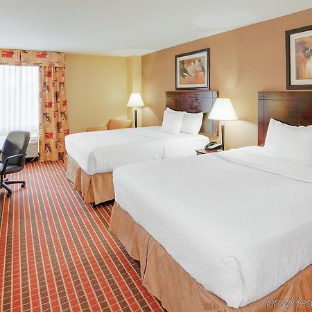 La Quinta Inn & Suites Pittsburgh North McCandless Township Buitenkant foto