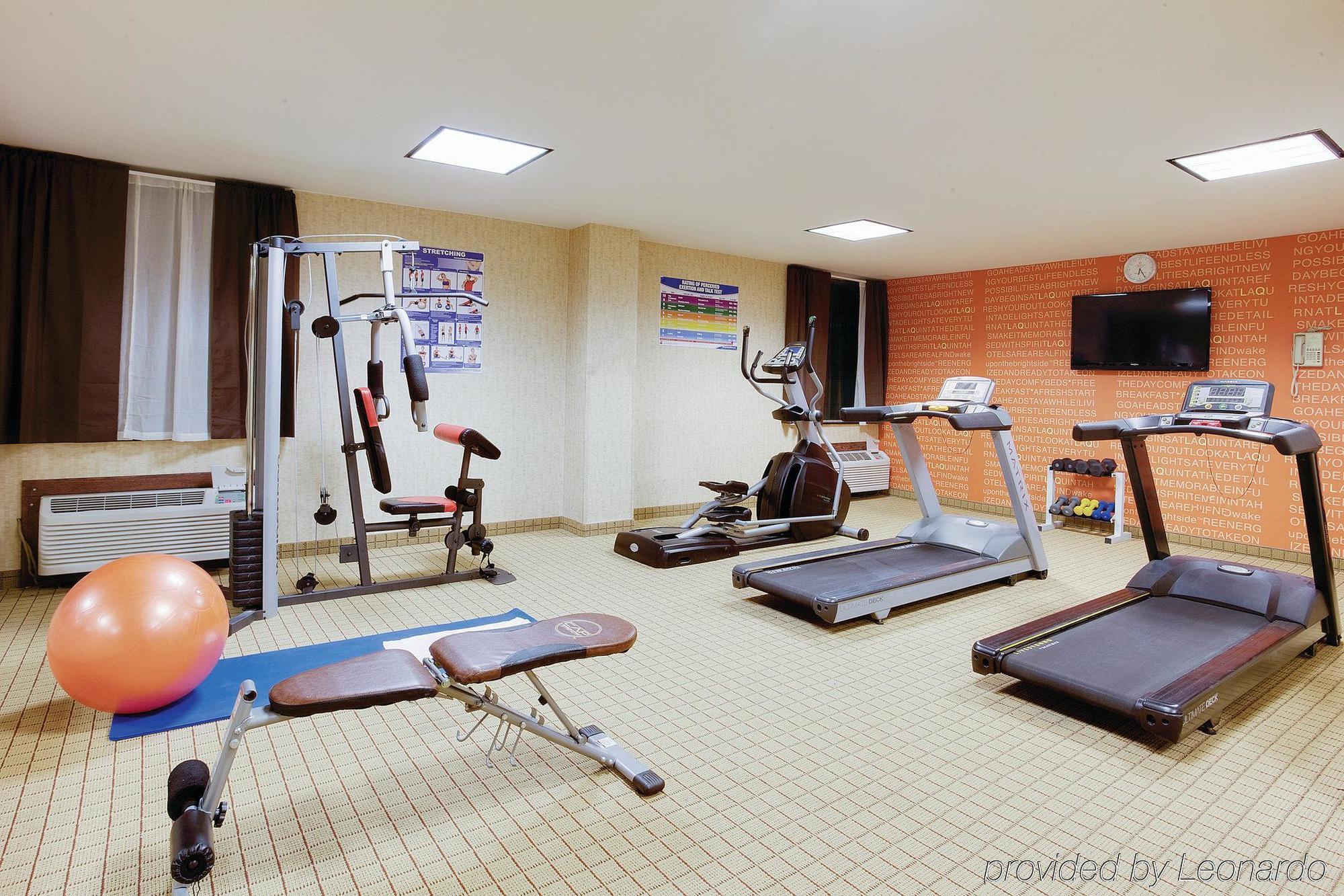 La Quinta Inn & Suites Pittsburgh North McCandless Township Buitenkant foto