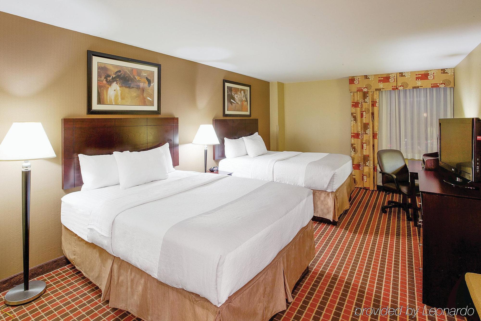 La Quinta Inn & Suites Pittsburgh North McCandless Township Buitenkant foto