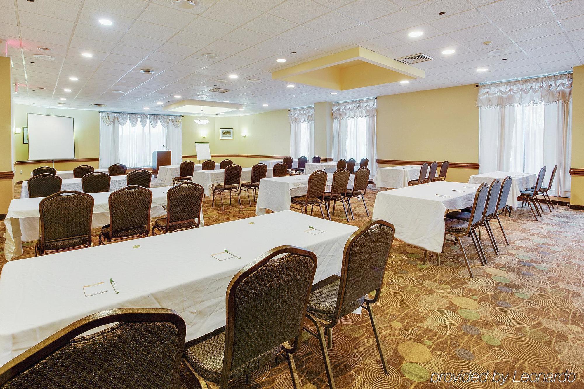 La Quinta Inn & Suites Pittsburgh North McCandless Township Buitenkant foto